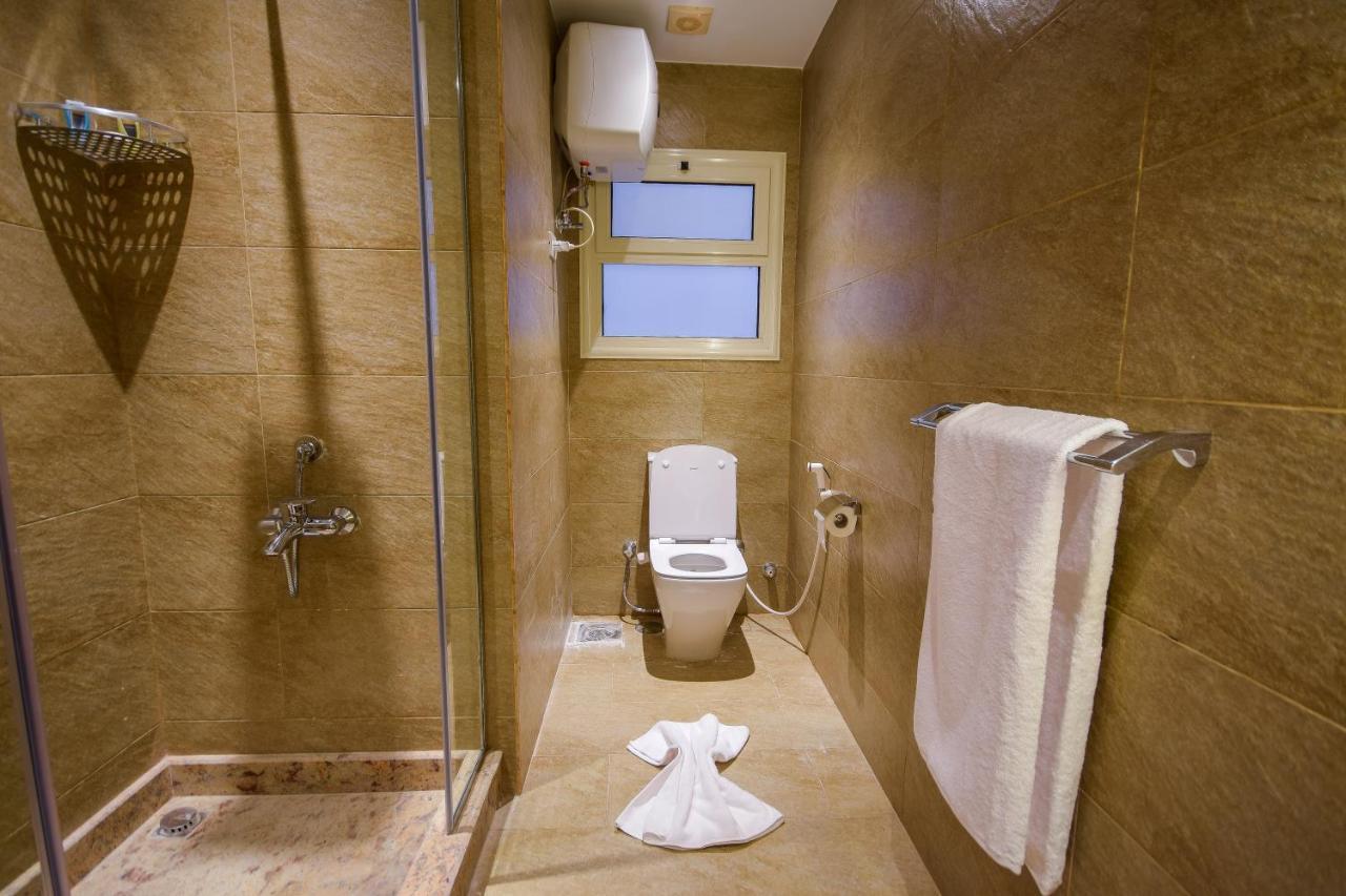 New Pyramid Quen Hotel Cairo Exterior foto