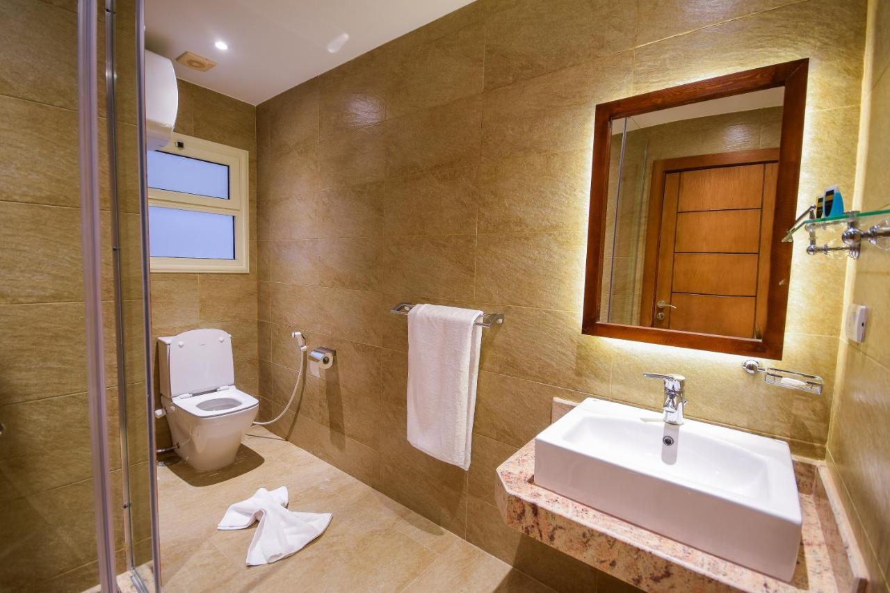 New Pyramid Quen Hotel Cairo Exterior foto