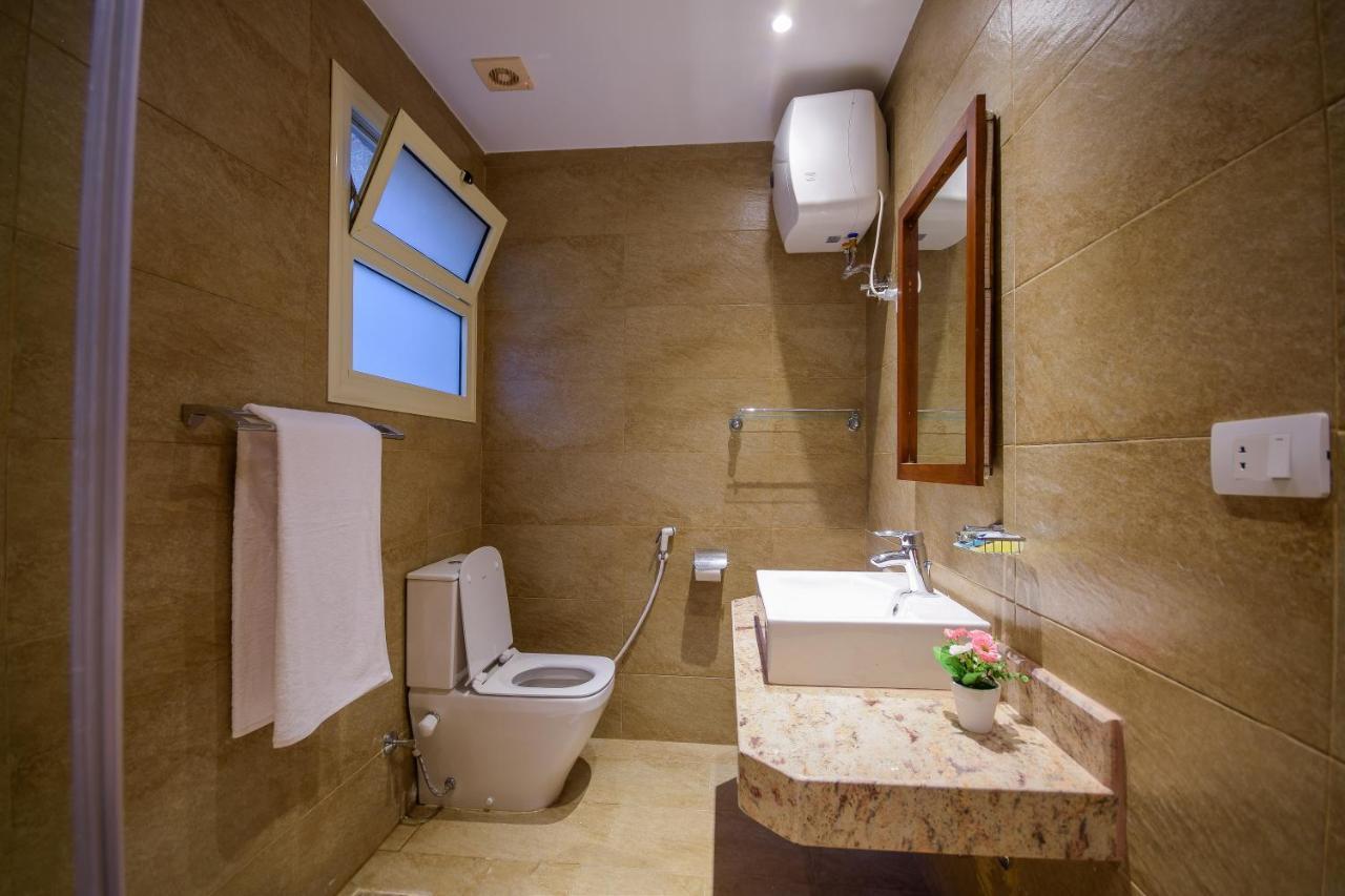 New Pyramid Quen Hotel Cairo Exterior foto
